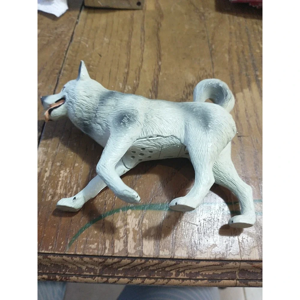 Safari Barking Akita Dog w/ Curled Tail Toy Figure Like Schleich New Battery 7